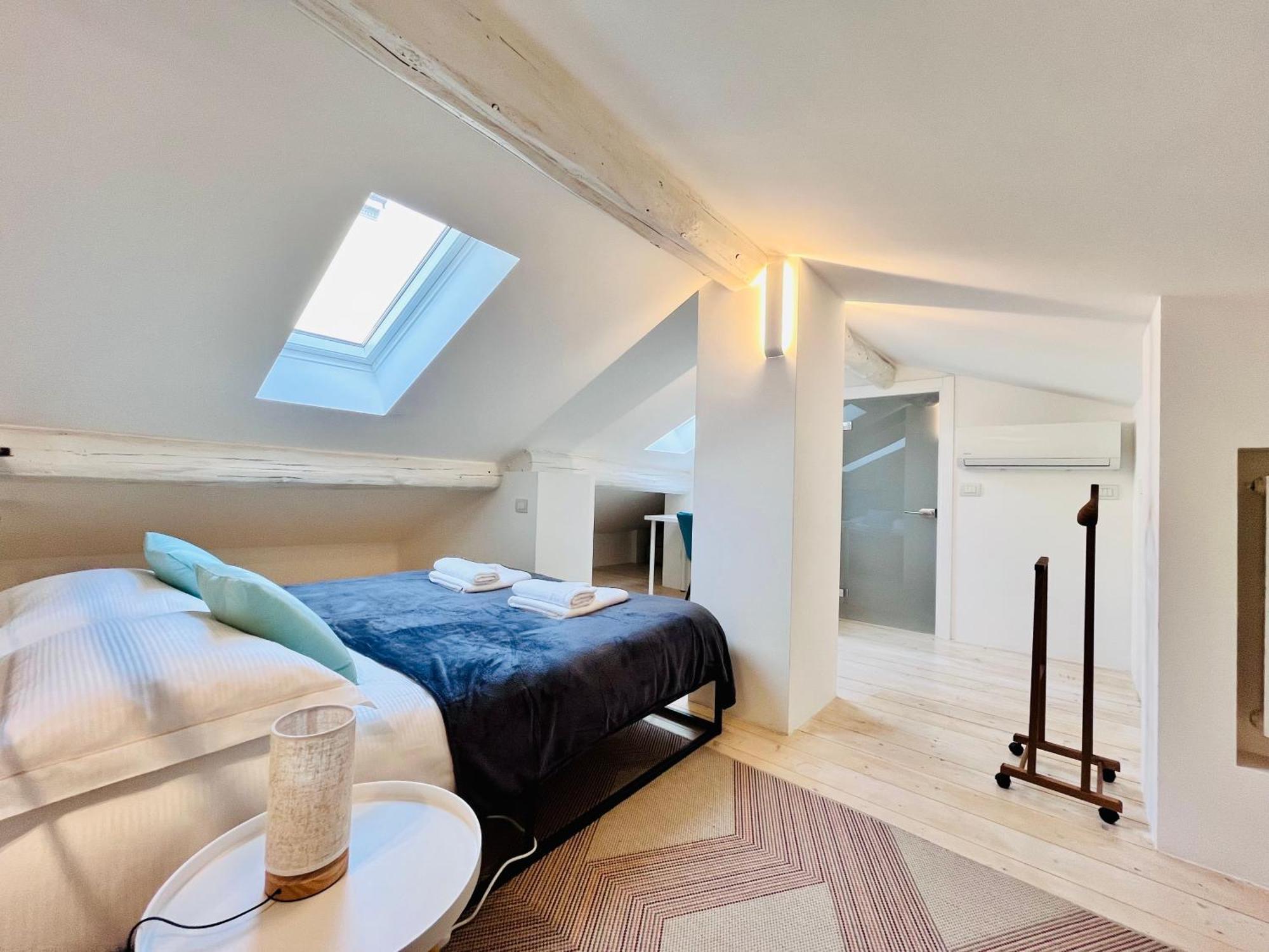 Riverside Loft Navigli - Spacious Two-Bedroom Apartment Milan Exterior photo